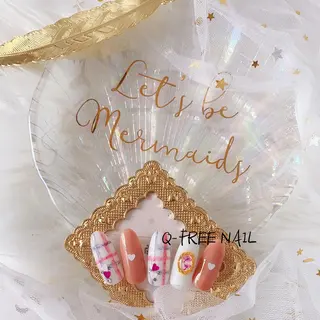 ロング カラー ネイル Q Free nailsのネイルデザイン