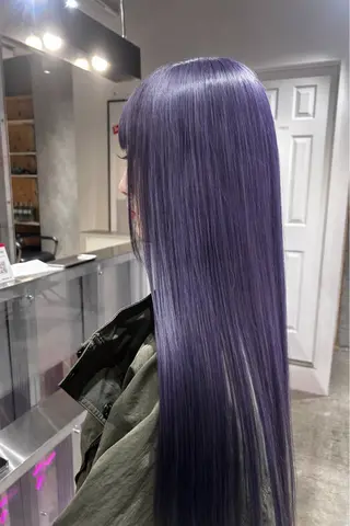 ロング カラー トミオカ ノアのヘアスタイル