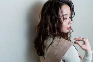 セミロング カラー ENIF ヤマグチアツコのヘアスタイル