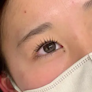 マツエク・マツパ アイブロウ専門サロンエサージュ町田店所属・町田 桃香のマツエク・マツパデザイン