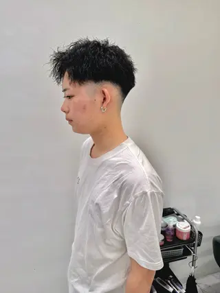 ショート パーマ ヘアアレンジ メンズ 顔まわりカット の達人のヘアスタイル