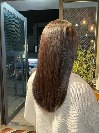 ロング maina/透明感 ベージュ/ブラウンのヘアスタイル