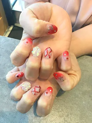 ネイル Nest 岩崎のネイルデザイン