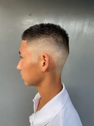 ショート メンズ FADE&LINE登戸店所属・🔥メンズ専門 美容師🔥 柳澤陵心のヘアスタイル