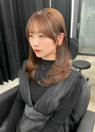 ミディアム レイヤーカット/ 縮毛矯正/ミサキ💐のヘアスタイル