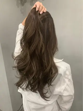 ロング AiRU hair MARINAのヘアスタイル