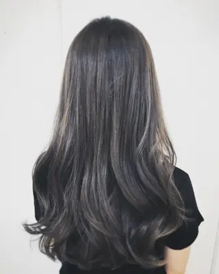 ロング カラー アルファ シェリのヘアスタイル