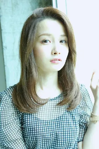 ミディアム 田辺 侑未のヘアスタイル