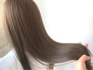 ロング ブリーチなしダブル/ レイヤーカット 小棹のヘアスタイル