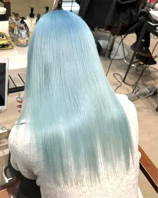 セミロング ブリーチカラー特化 碇　英朗のヘアスタイル