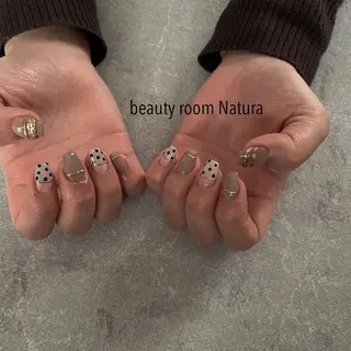 ネイル アイブロウ beautyroom Naturaのネイルデザイン