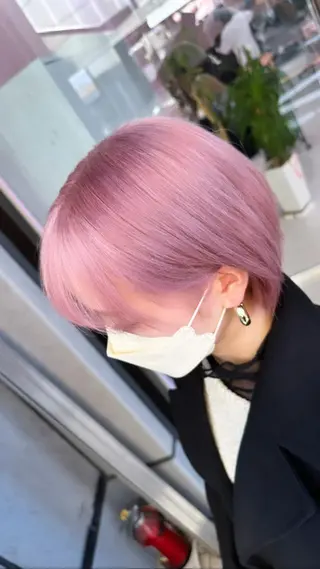 ショート カラー ブリーチ人気No.1 MANATO🎨🌈のヘアスタイル