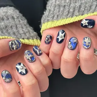 ネイル Pins16所属・HI-KO 🦙のネイルデザイン