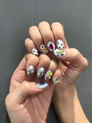 ネイル 指名支持率NO.1 スタイリストのヘアスタイル