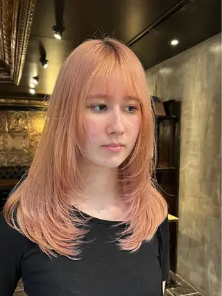 セミロング レイヤー/ハッシュ/ ウルフ/透明感カラーのヘアスタイル