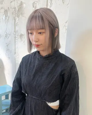 ショート カラー ハイトーン🦢 Natsumiのヘアスタイル