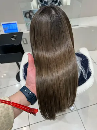 ロング ☃️顔周りレイヤー グレージュSHUTOのヘアスタイル