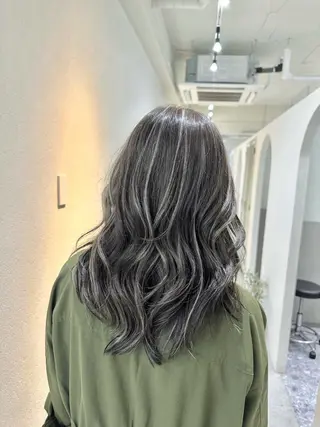 セミロング カラー 韓国レイヤー透明感 カラーヨウスケのヘアスタイル