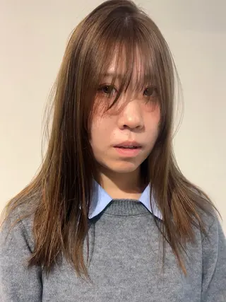 ミディアム 乕谷 美潮のヘアスタイル