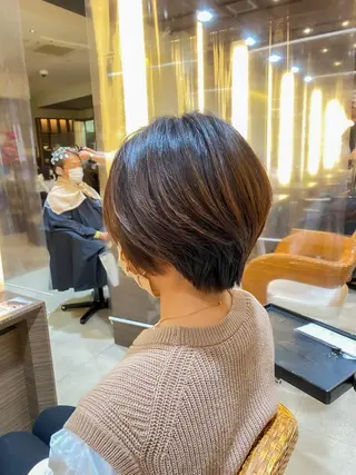 ショート カラー スパイラル波巻き パーマ井本汰壱のヘアスタイル