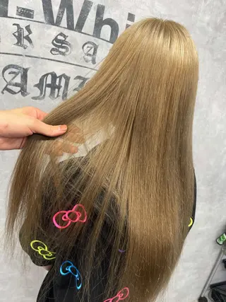 ロング カラー オフホワイトアンドなんば所属・福西 洋斗のヘアスタイル