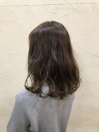 セミロング カラー ENIF ヤマグチアツコのヘアスタイル