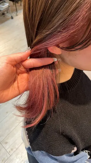 ミディアム カラー ブリーチ/髪質改善/ ハイトーン/暖色のヘアスタイル