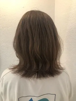 カラー ブリーチカラー🎀 韓国風/寺門美優のヘアスタイル