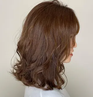 ミディアム 長井 麻帆のヘアスタイル