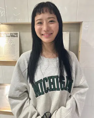 ロング カラー Loom.所属・村上雅人 ナチュラルモードのヘアスタイル