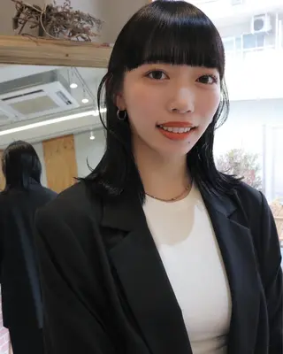 ミディアム カラー 松村 澪里のヘアスタイル