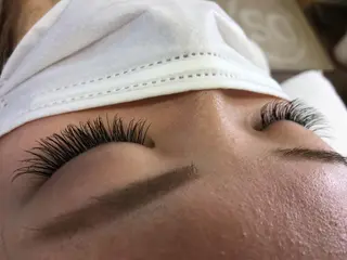 マツエク・マツパ ヘアーインスタジオディアーズ所属・仁平 千賀子のマツエク・マツパデザイン