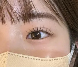 マツエク・マツパ 坂口 月陽のヘアスタイル