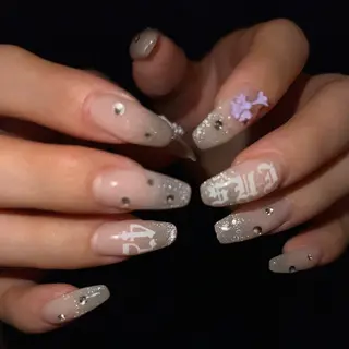 ネイル ⁸ᵃᵖᵖʸ🐝⋆゜ MöEのネイルデザイン