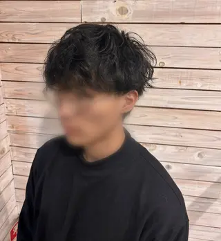 メンズ 岡山メンズパーマ 白神珠梨のヘアスタイル