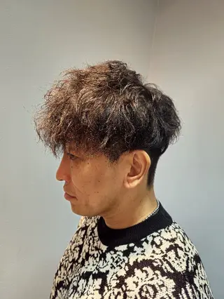 メンズ パーマ 電髪倶楽部　美膳所属・荒井 琢人のヘアスタイル