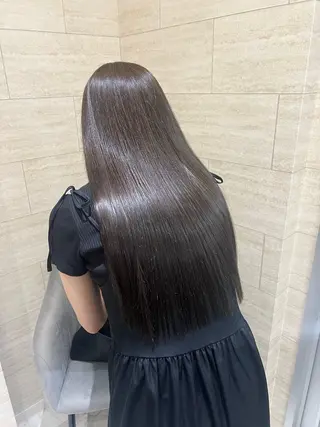 ロング ANNA /艶髪/ハイトーンのヘアスタイル