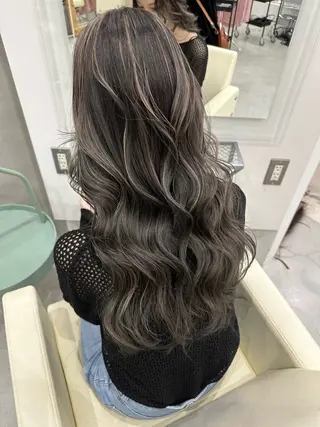 ロング カラー さあや 【透け感/艶感】のヘアスタイル