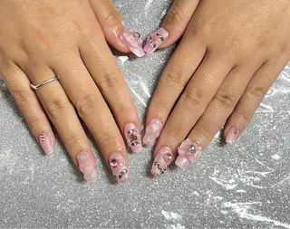 ネイル VIERU 🌈🎀💖のネイルデザイン