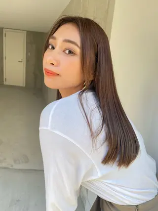 カラー kokoro/ 艶カラーのヘアスタイル