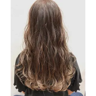 ロング カラー 360°キレイな ショートカットのヘアスタイル