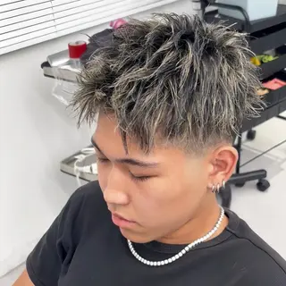 カラー メンズ 💋ホワイトメッシュ /パーマ/メンズ💋のヘアスタイル