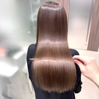 ロング カラー MiU所属・髪質改善|ストレート |ブリーチ|ゆたかのヘアスタイル