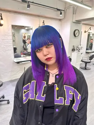 ロング 梅田ハイトーン チダ ヒナノのヘアスタイル