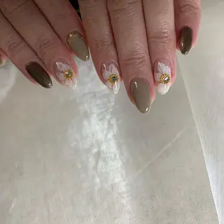 ネイル repos~ルポ~所属・里見 麗のネイルデザイン