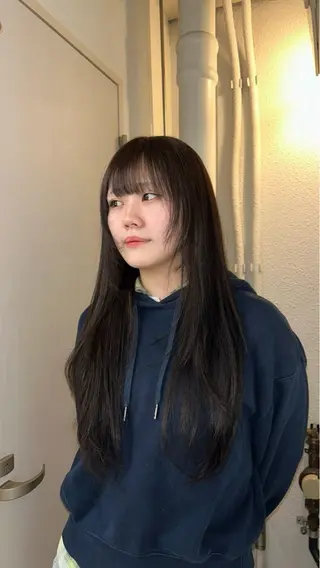 カラー neu所属・Shiho .one colorのヘアスタイル