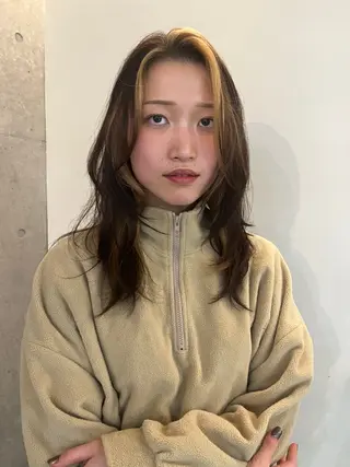 ミディアム レイヤーカット\ウル フ　chinatsuのヘアスタイル