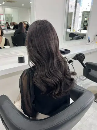 ロング カラー オリーブカラー🫒 レイヤーカット✂︎のヘアスタイル