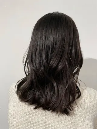 ミディアム 山内 愛可のヘアスタイル