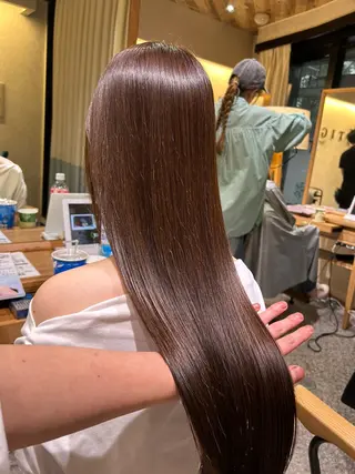 ロング TIGRE tenjin所属・岩崎 レイのヘアスタイル